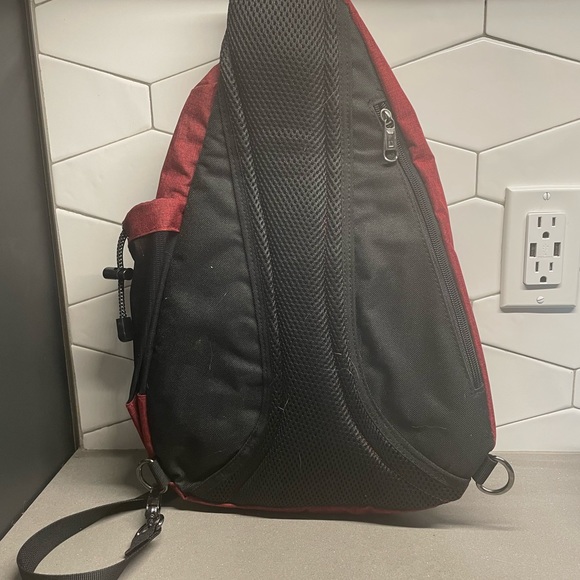 Lightweight Crossbody Sling Bag - Picture 7 of 10